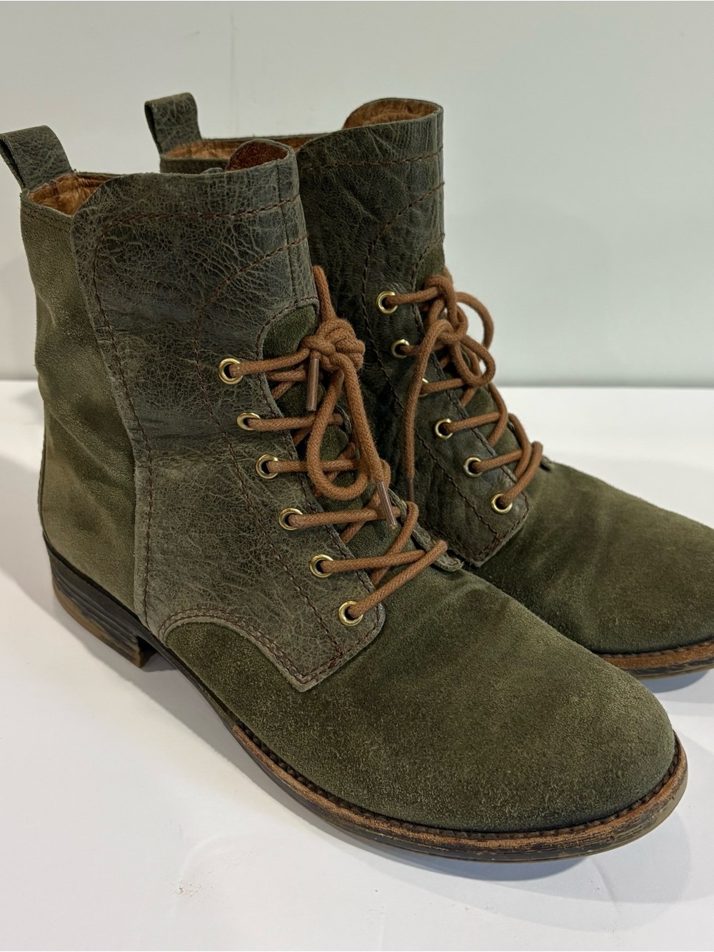 NAYA Agave Leather Combat Boots Ladies 6.5 Green Suede Lace Up Comfort Side Zip
